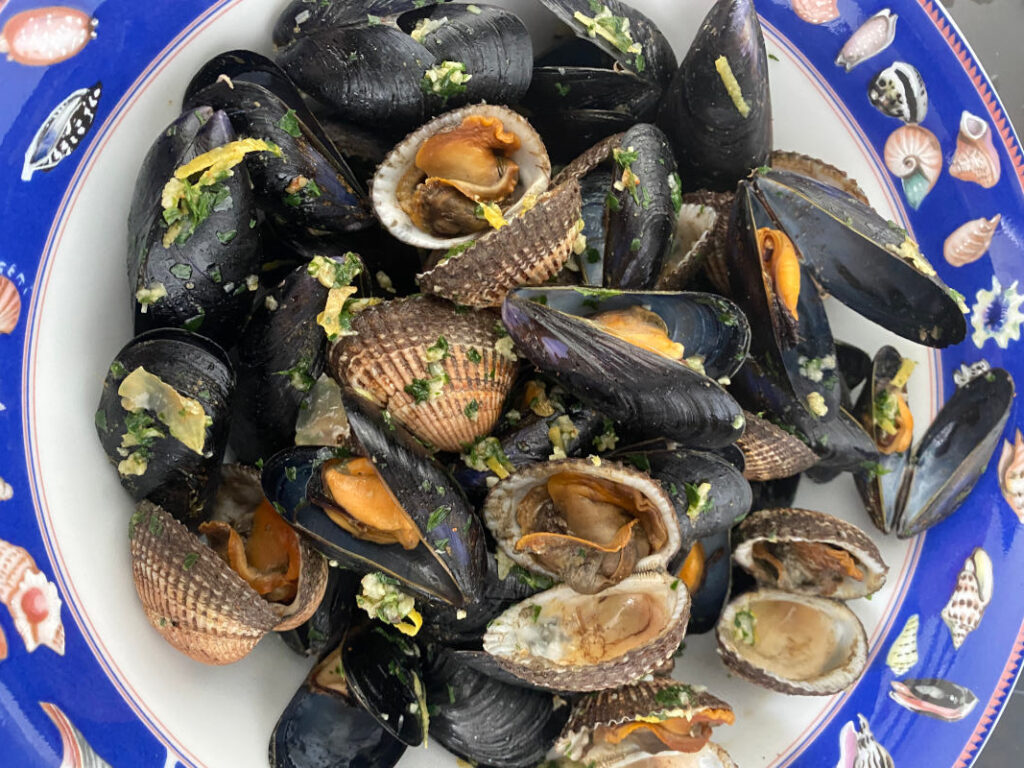 Cozze e scrigni di venere agli agrumi