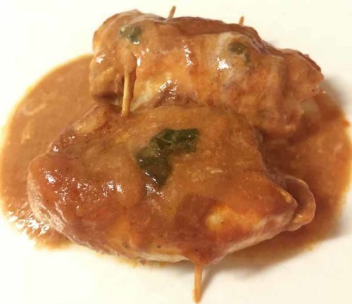 Involtini di pollo in rosso