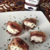 Involtini di caprino e bacon croccante con pepe cioccolato Spicebar