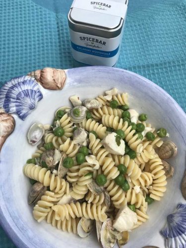 Fusilli con vongole ombrina piselli e sale del Kalahari di Spicebar