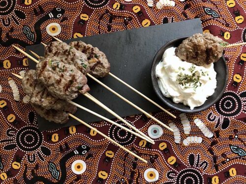 Polpette di carne all’orientale con crema di yogurt greco