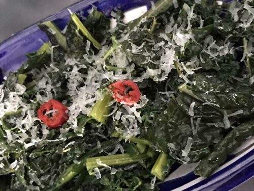 Cavolo nero ripassato con peperoncino e pecorino