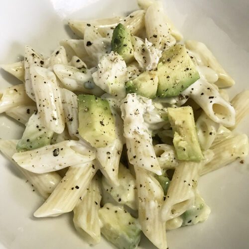 Mezze penne con avocado e gorgonzola