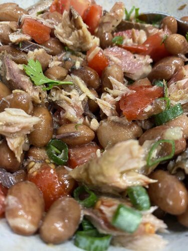 Insalata di fagioli rossi con sgombro