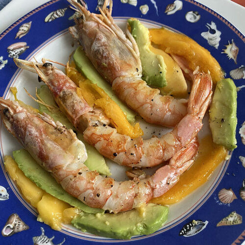 Gamberi con avocado e papaya all’emulsione di agrumi