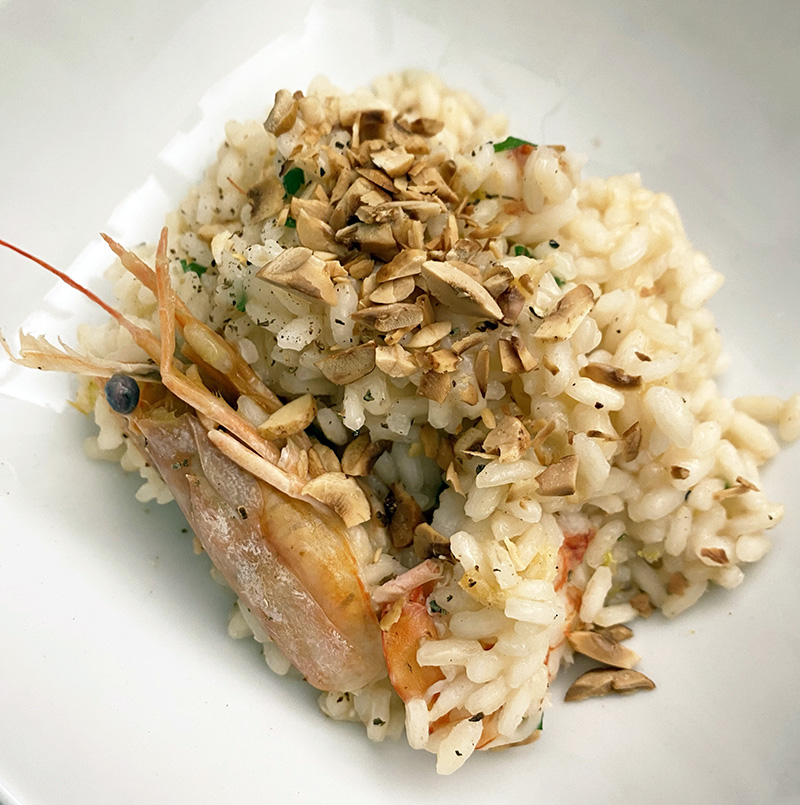 Risotto con gamberoni nocciole e lime