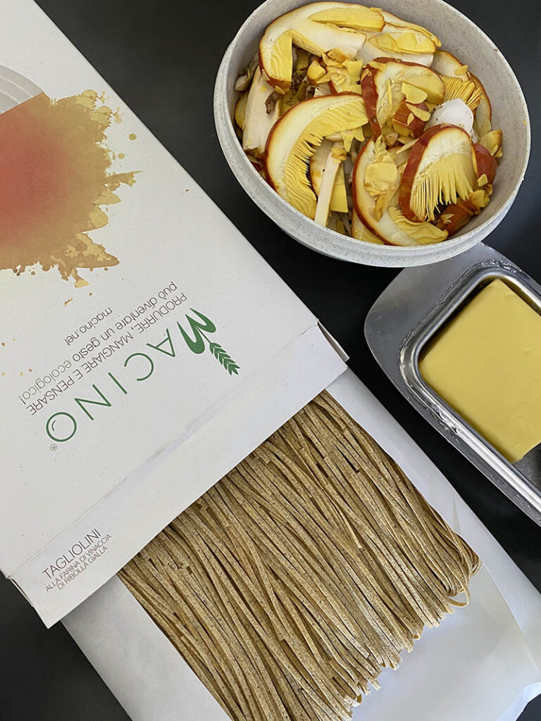 Tagliolini con farina di vinaccia di ribolla gialla Macino