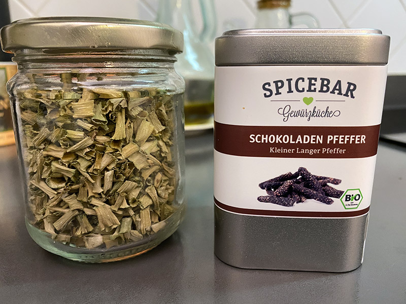 Cipolla egiziana ligure e pepe cioccolato dì Spicebar