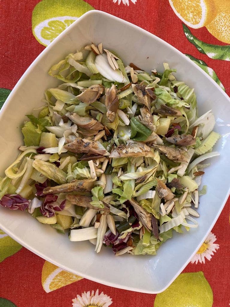 Insalata mista con fagiolini e sgombro