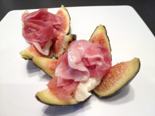 Fichi con formaggio di capra morbido e crudo di Parma