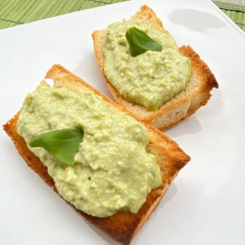 Bruschette alla crema di limoni e basilico