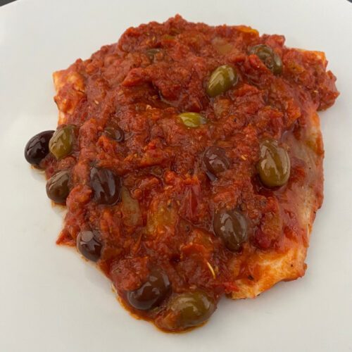 Pesce spada in rosso con peperoni