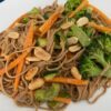 Soba noodles arachidi e verdure