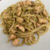 Trighetti con salmone e pesto di pistacchi