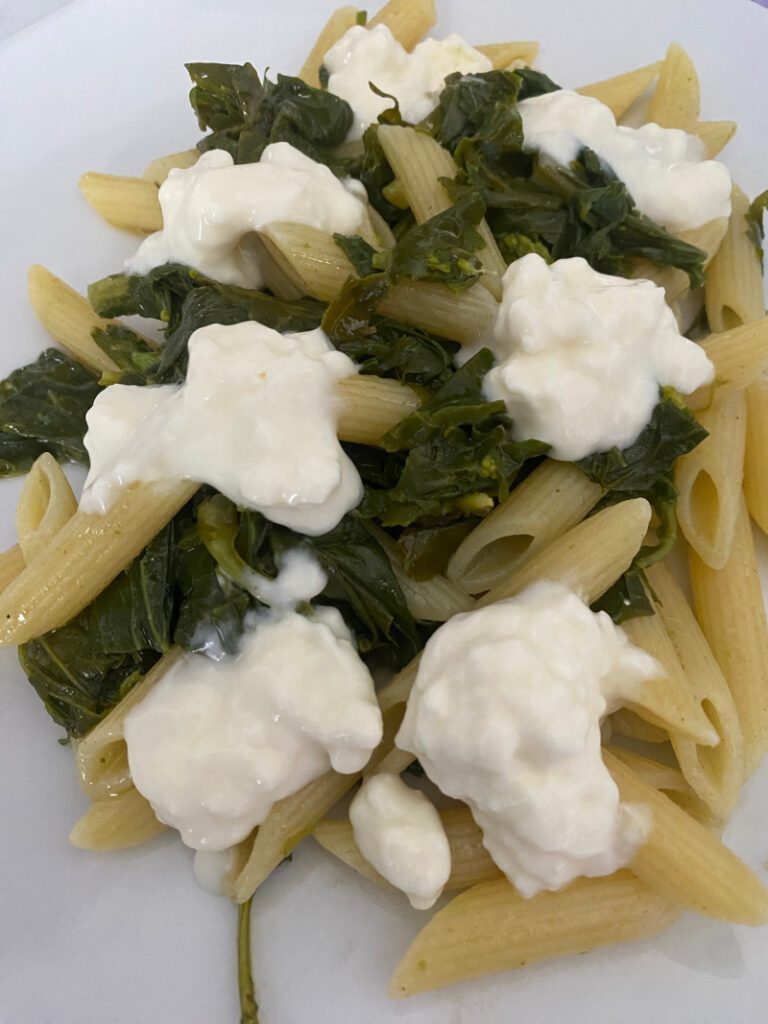 Penne con cime di rapa e crescenza